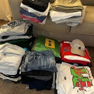 Clothing Lot Men’s Size Medium Total 85 read description